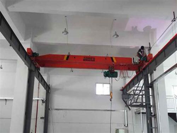 山东济南单梁行吊厂家 承担质量问题